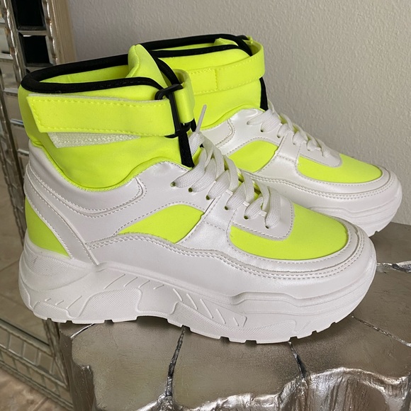 Shoes - Neon green 💚